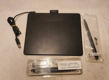 Wacom Intuos Photo CTH-490 Small Black Pen & Touch Graphics Tablet, Intuos2 PEN picture