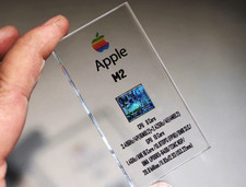 1PCS Apple M2 Chip. Crafted from genuine chips.High collectible value picture