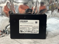 Samsung MZQLB3T8HALS-00007 3.84TB PM983 Pci-E 3.0 X4 2.5inch NVMe SSD picture