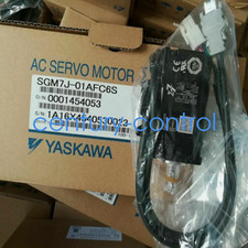 YASKAWA  New Original and Genuine  Servo Motor   SGM7J-01AFC6S picture