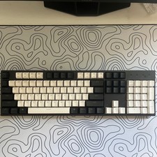 Keychron C2 Full Size 104 Keys Mechanical Keyboard Preowned. picture