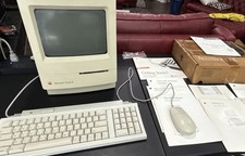 Rare Apple MACINTOSH CLASSIC II Computer Model M4150  *READ picture