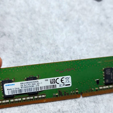 Samsung 4GB (1x4GB) DDR4 PC4-2666V 288-Pin Unbuffered DIMM M378A5244CB0-CTD picture
