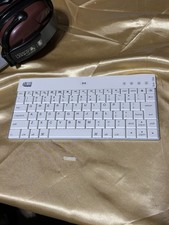 Adesso WKB-1000BW Slim Bluetooth Mini Keyboard White Wireless iPad Mac Pouch picture