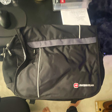 SwissGear Black Nylon Padded Shoulder/Messenger Bag for 17 in Laptop, Strap picture