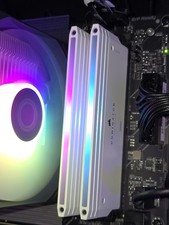 Corsair Dominator Titanium 64GB (2x32GB) DDR5-6400 CL32 CMP64GX5M2B6400C32W picture