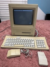 RARE Macintosh SE Model M5011 Original Apple Personal Home Computer POWERS ON picture