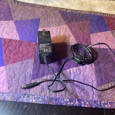 OEM NetGear 332-10221-01 MT18-9120150-A1 / 12V 1.5A Power Supply Adapter Charger picture