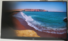 LG QHD 32