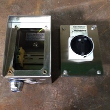 Mennekes ME30SLP1A-M2 30 Amp 3ph 10 HP max Disconnect Switch Stainless used CSQ picture