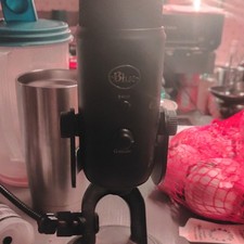 Blue Yeti Black USB Desktop Microphone w/ Stand, Mute Button, Volume Control picture