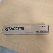 Genuine Kyocera TK-5207Y Toner Cartridge - Yellow- New In Box picture