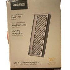 UGREEN CM850 USB4 40Gbps M.2 NVMe SSD Enclosure USB-C Aluminum Silver picture
