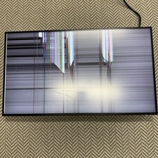 (Broken) Dell UltraSharp 27-inch QHD USB-C Hub 120Hz IPS LCD Monitor U2724DE picture