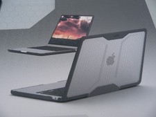 AU SELLER NEW UAG Plyo Macbook Air - M2 2022 - Black Top Rated Protector. picture