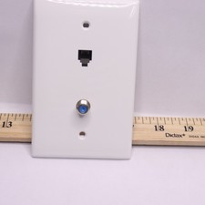 Leviton White 1-Gang Audio Wall Plate (1-Pack) picture