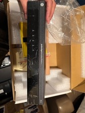 Pakedge RE-2 4 Port Gigabit Multi-Media Router w/ power cord picture
