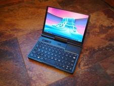GPD Pocket 4 Mini PC Portable Handheld PC AMD Ryzen 7-8840U 16G RAM + 1TB SSD picture