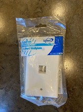 Leviton 41080-1WP Quickport Single-Gang Wallplate, 1-Port,White picture