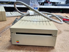Retro Vintage Apple 3.5 External Floppy Disk Drive A9M0106 w/Cable 825-1304 picture