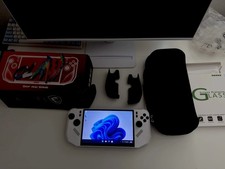MSI Claw A8 + Carrycase/Grips picture