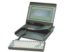 KAYPRO 2000 LAPTOP VINTAGE - WORKING - A PIECE OF HISTORY - RARE picture