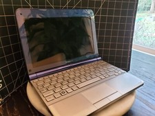 TOSHIBA NB205-N324BL Laptop Blue Intel Atom N280 @1.66GHz 10.1