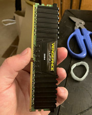 Corsair Vengeance LPX 16GB DDR4-2666 DIMM 288-Pin Non-ECC CMK4B16GX4M1A2666C16 picture