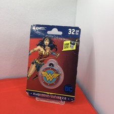 Emtec Wonder Woman Usb 32gb Flash Drive Keychain Back To School Edition picture