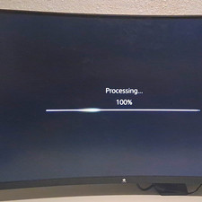 Z-edge 32 inch curved monitor 1440p 170 hrtz with original base and led. picture