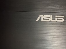Asus mobile monitor 10 x 15 with case picture