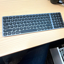 Slim Wireless Keyboard Gray/Black English QWERTY (Standard) Layout picture