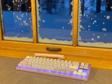 IKKI68 Aurora R2 x Winter Breath - Wired Mechanical Keyboard picture