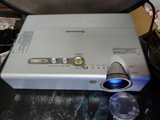Panasonic PT-LB60U XGA LCD 3200 Lumens Projector + CARRYING CASE & REMOTE picture