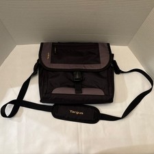 Targus CityGear Mini Messenger iPad Tablet Bag Soft Case 11”x9” TSM148-50 picture