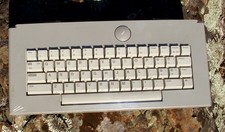 ATARI XEGM KEYBOARD with Case and cable Computer New  picture