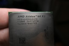 AMD Athlon 64 X2 4400+ 2.2GHz Dual-Core (ADV4400DAA6CD) Processor Socket 939 picture