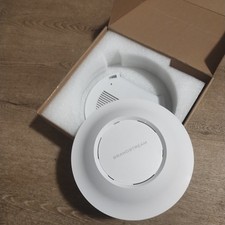 Grandstream GWN7630 White Wall-Mountable Wireless Access Point picture