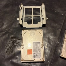 Apple Quantum 4GB Fireball EX 3.5 Series Hard Drive FBEXA 655-0511 and Bracket picture