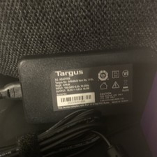 Targus APA92US 90W- AC Ultra-Slim Universal Laptop Charger picture