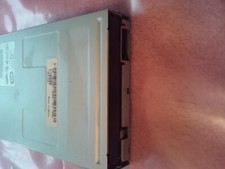 DELL 2U935 3.5 1.44MB FLOPPY DRIVE SAMSUNG SFD-321J/AND  picture