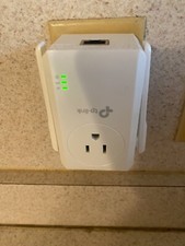 TP-Link 300Mpbs Wi-Fi Range Extended Power Outlet TL-WA860RE picture