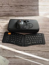 XKM03 Ergonomic Foldable Keyboard Mouse for Business and Travel picture