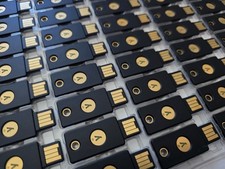 Yubico YubiKey ‎5C NFC Security Key Interface - USBA, USBC, Lightning picture