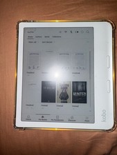Kobo Libra Colour  E-reader White 32 gb slightly used, waterproof BUNDLE picture