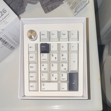 ZUOYA GMK26 Mechanical Numeric Keyboard QMK/VIA Tri-mode White Black picture