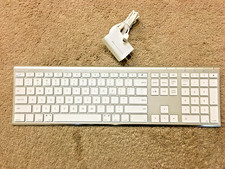 Macally Rechargeable Bluetooth Keyboard with Numeric Keypad ACEBTKEYA picture