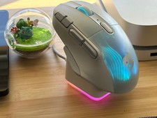 ROCCAT Kone XP Air RGB Wireless Gaming Mouse Charging Dock Turtle Beach picture