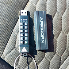 Secure Key Apricorn Aegis 3Z ASK3Z-64GB 64GB USB 3.0 Encrypted FIPS pre-owned picture