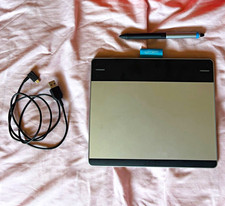 Wacom Intuos CTH-480 Graphics Tablet w/ Pen, USB Cable & Case/Pouch picture